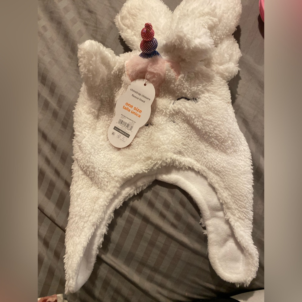 Unicorn hat and glove set
